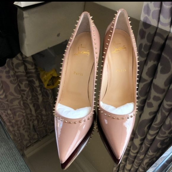 Christian Louboutin Anjalina Nude Pumps - Picture 3 of 11